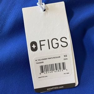 BNWT- denim blue Figs yola scrub pant